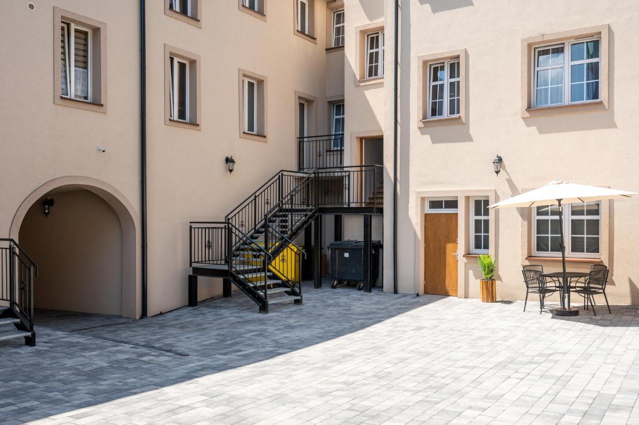 Central Platinum Apartments 7 リブニク エクステリア 写真