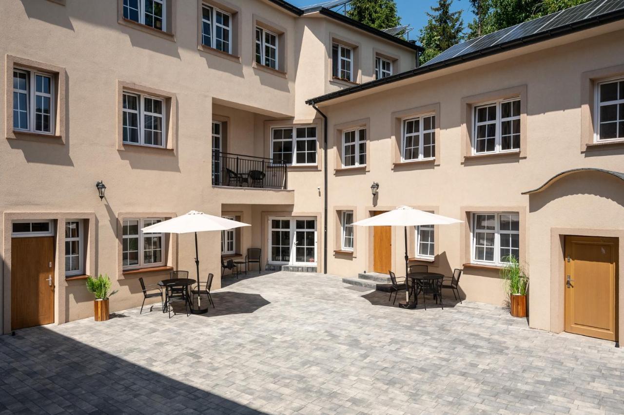 Central Platinum Apartments 7 リブニク エクステリア 写真