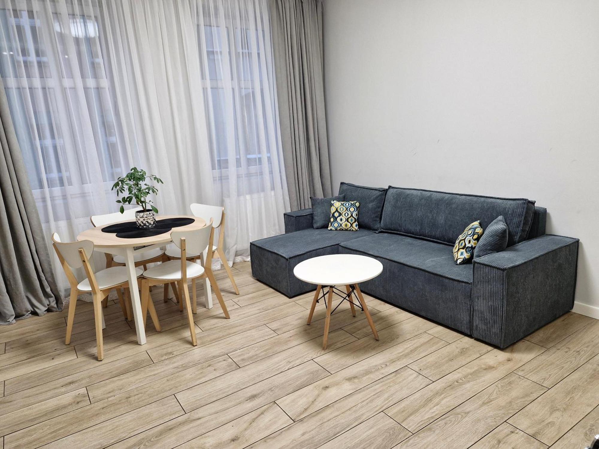 Central Platinum Apartments 7 リブニク エクステリア 写真